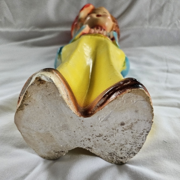 Vintage 30s - 40s Apache Babe Statue, Carnival Prize - Picture 6 of 7